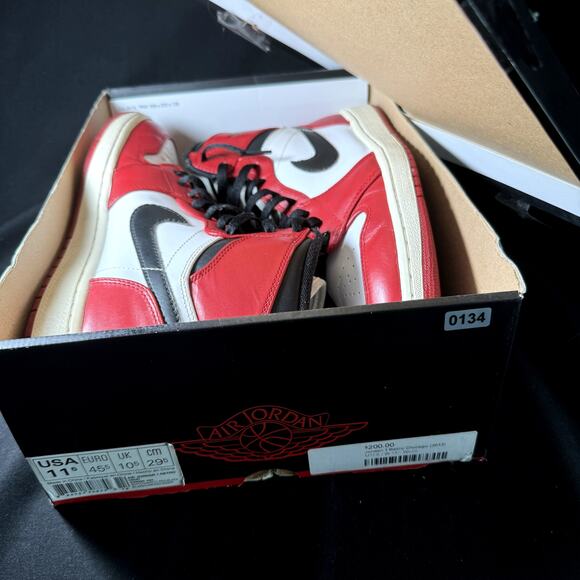 Size 11.5 - Nike Air Jordan 1 Retro High Chicago 2013 Men's Shoes - Picture 7 of 9